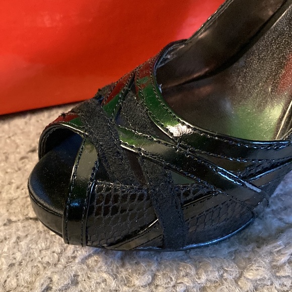 Black Snake skin heel - Picture 2 of 5